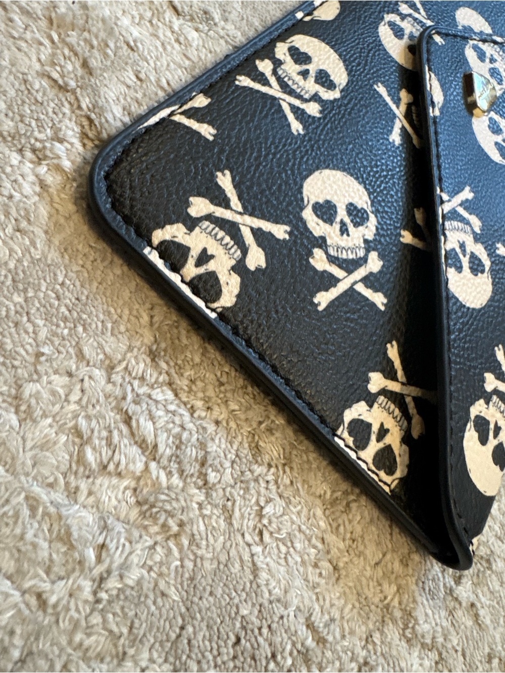 Betsy Johnson Skull & Crossbones Envelope Style Began Leather Wristlet - Picture 11 of 11